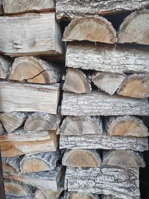 Sezonowane drewno kominkowe i opałowe, pocięte i połupane