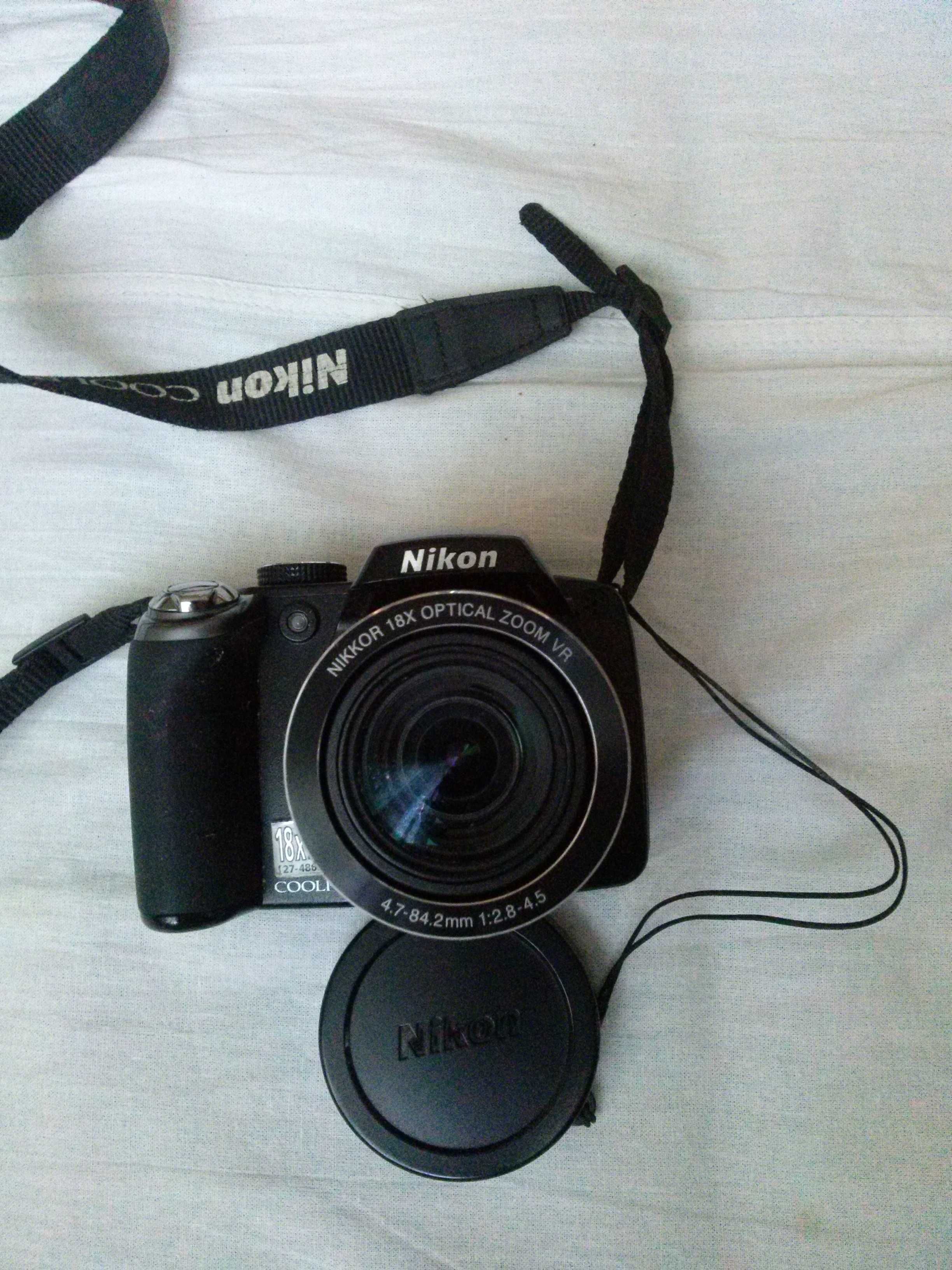 Цифровой фотокамера  Nikon Coolpix P80.