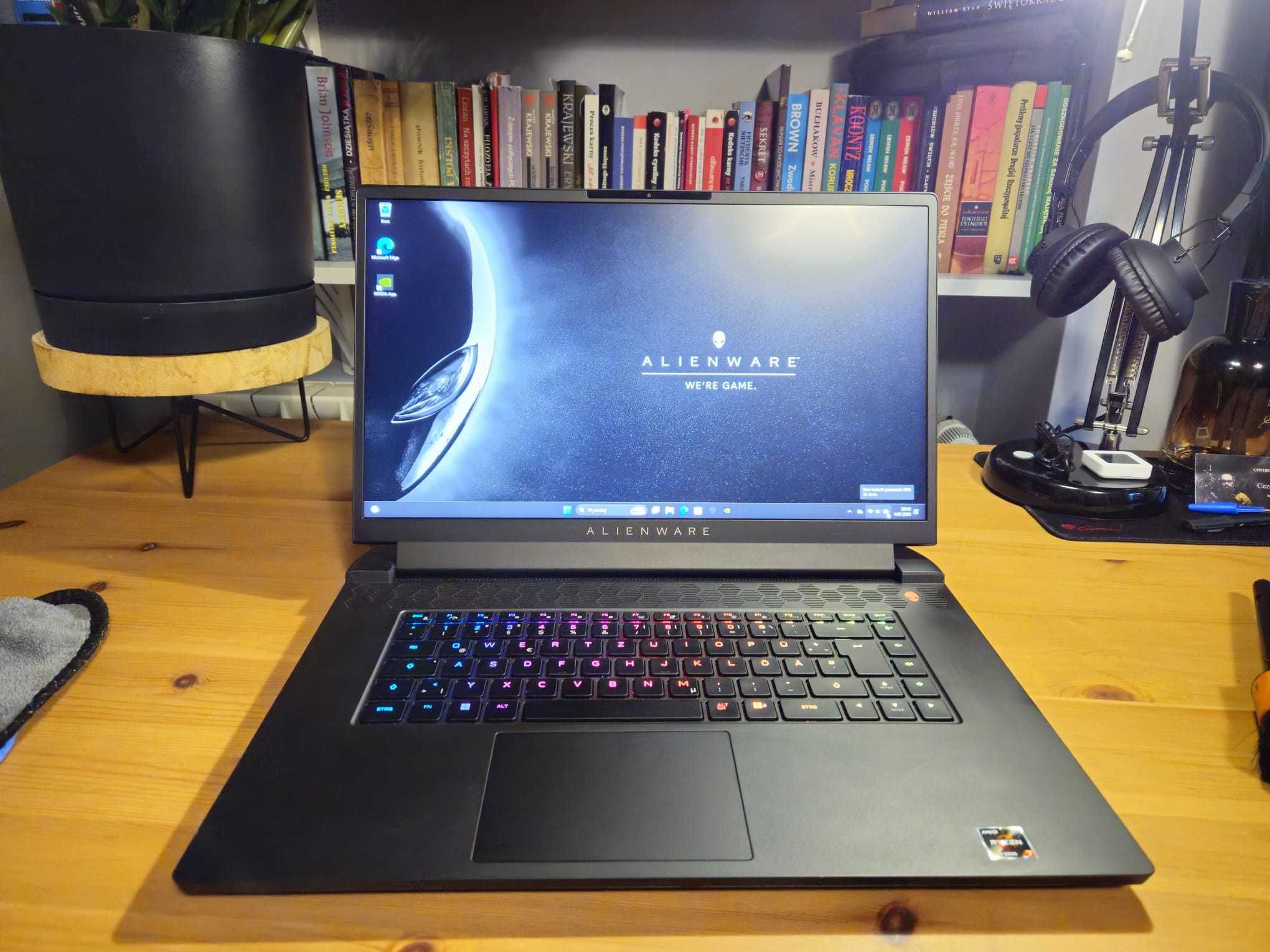 Dell Alienware M17 R5 / RTX 3070Ti / Ryzen 7 6800H / 32 GB RAM G-SKILL