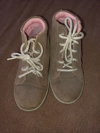 Весняні черевички для дівчинки