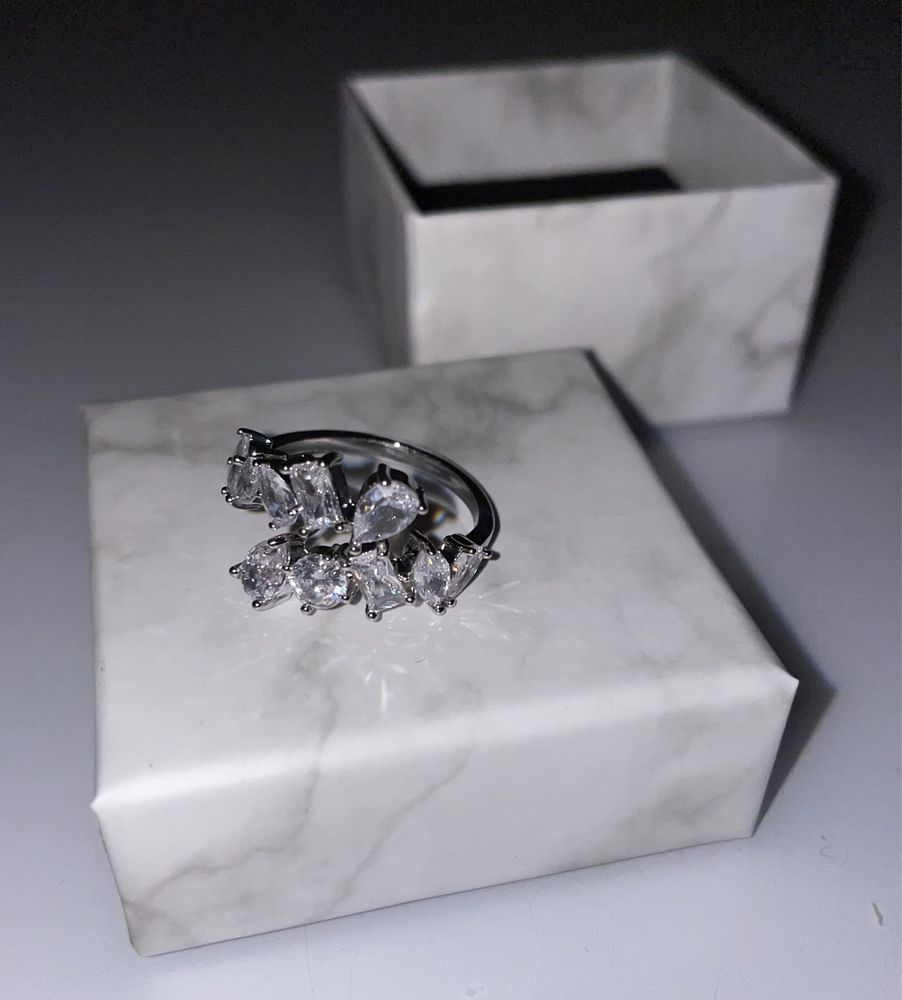 Nowy srebrny pierścionek srebro 925 z diamencikami rozm. regulowany