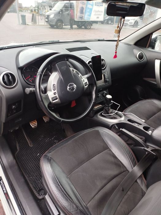 Автомобіль Нісан Кашкай