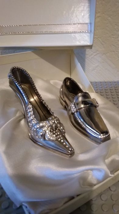 Миниатюрная пара туфелек Romeo /Juliette с кристаллами Сваровски.