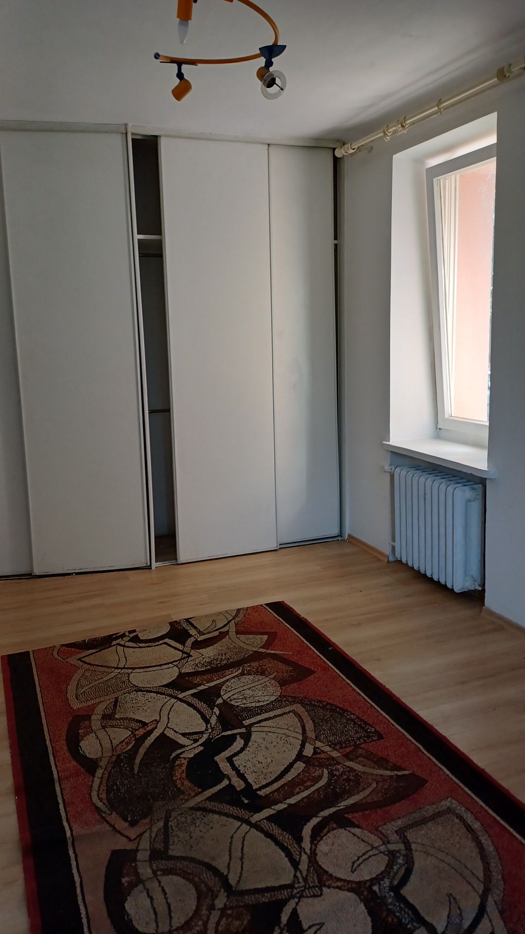 W centrum Radomia na parterze dwa pokoje
