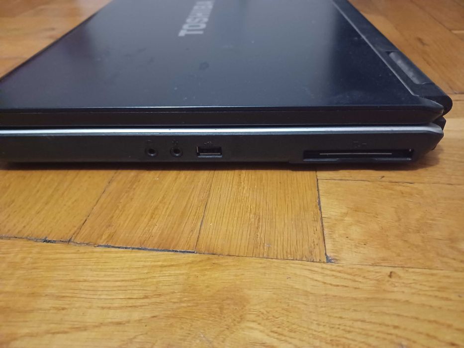 Toshina Satelite 14'' Intel Pentium 1.46GHz / 1GB Ram / 120GB Hdd