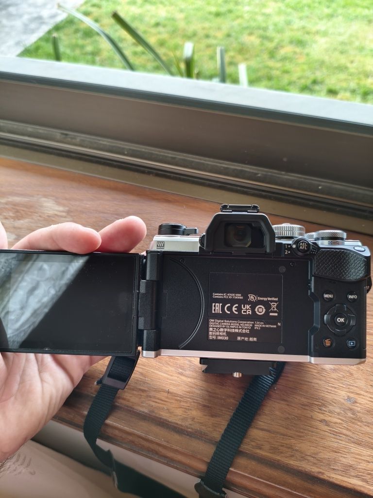 OM System OM-5 Como nova