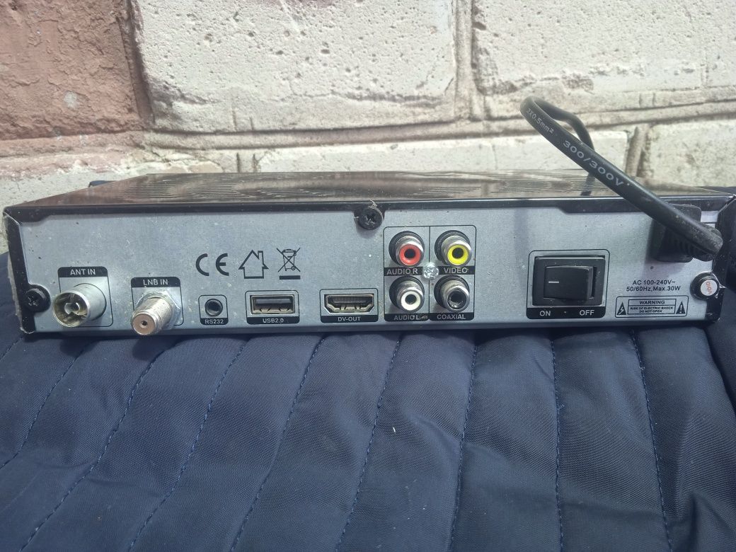 Комбинированный Sat Integral S-1311HD DVB-S2/T2 тюнер приставка Combo