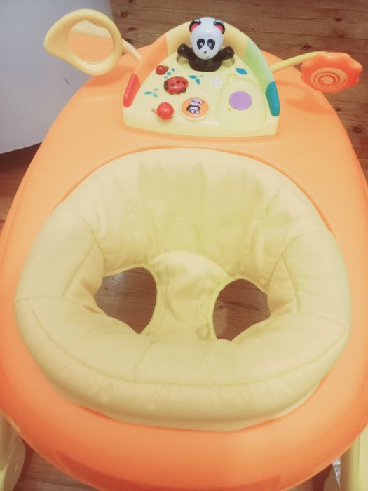 Vendo Andarilho da chicco entrego na zona arroios.