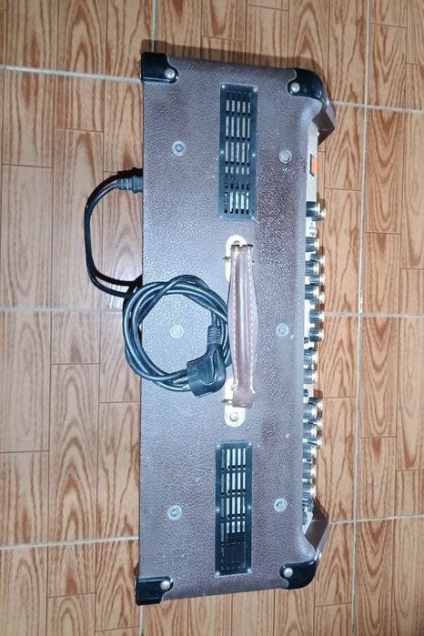 Amplificador de guitarra Marshall AS100D Soloist