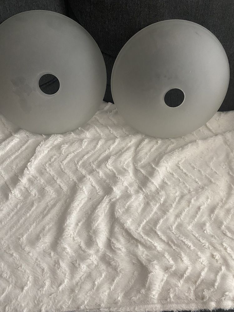 Dwa klosze do lampy , żyrandola