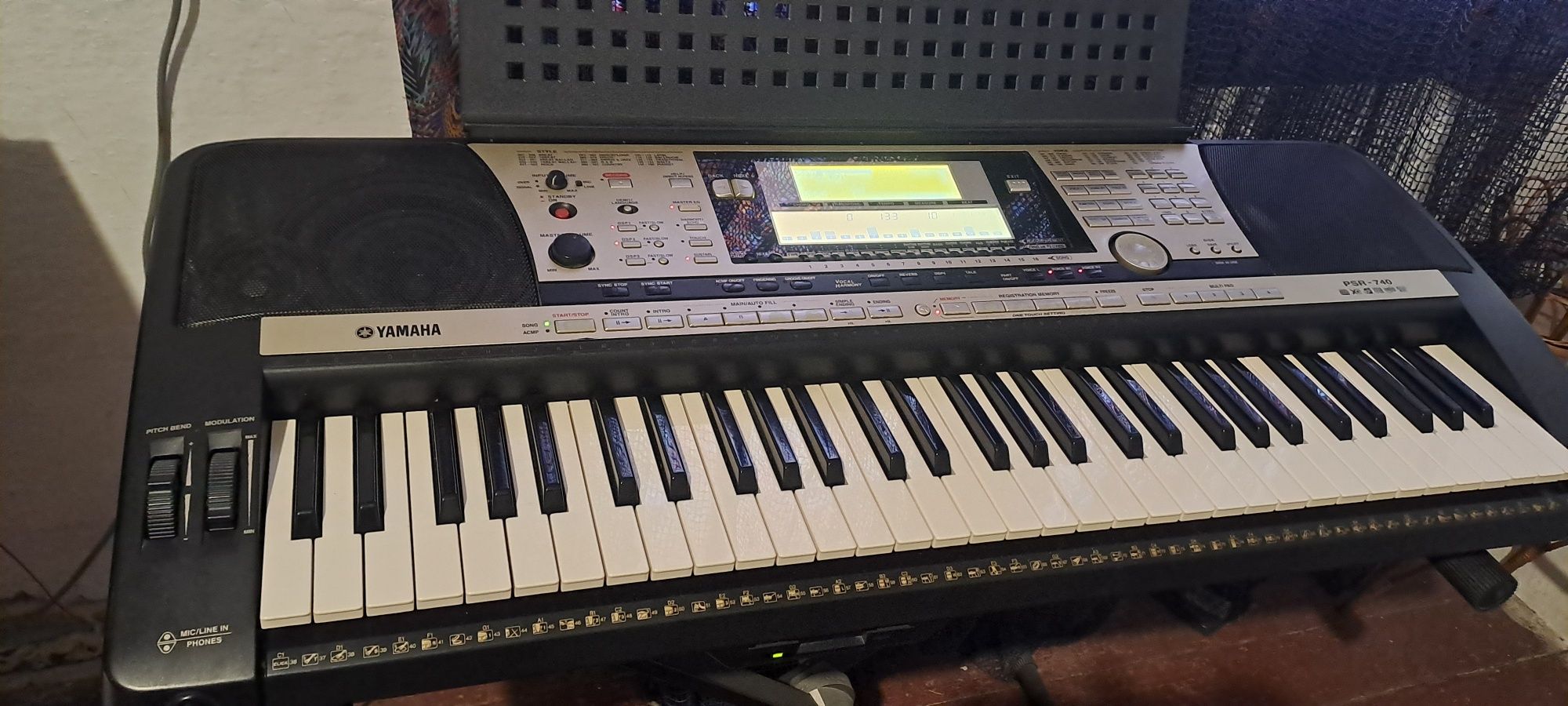 Синтезатор Yamaha PSR-740