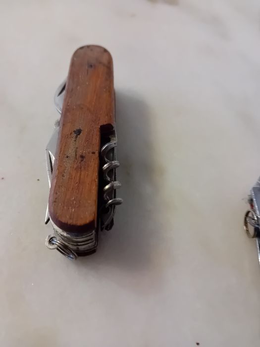 Conjunto de 2 Canivetes Suíços Diversos Antigos