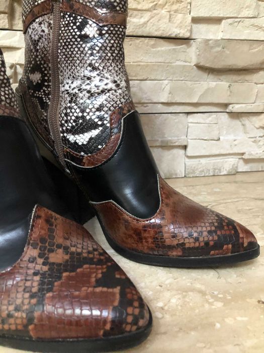 botki skóra węża
