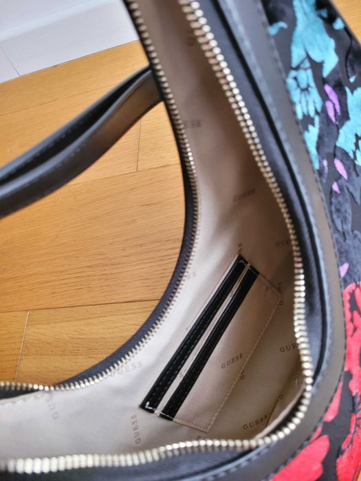 Czarna elegancka torebka w kwiaty welur/aksamit