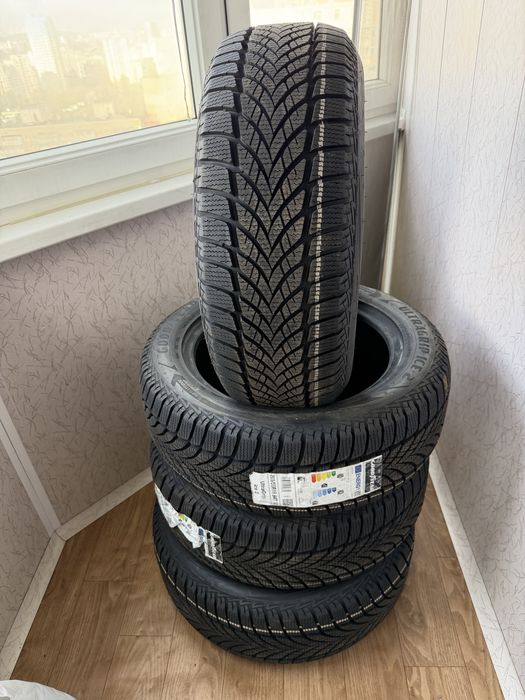 Зимова резина  GOODYEAR 205/55R16