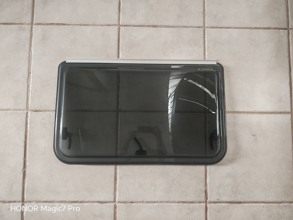 Okno boczne kamper Dometic 600x400..