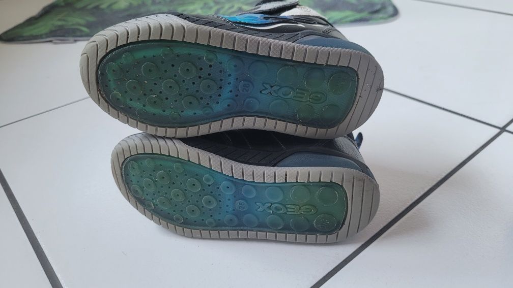 Sneakersy Geox inek 28