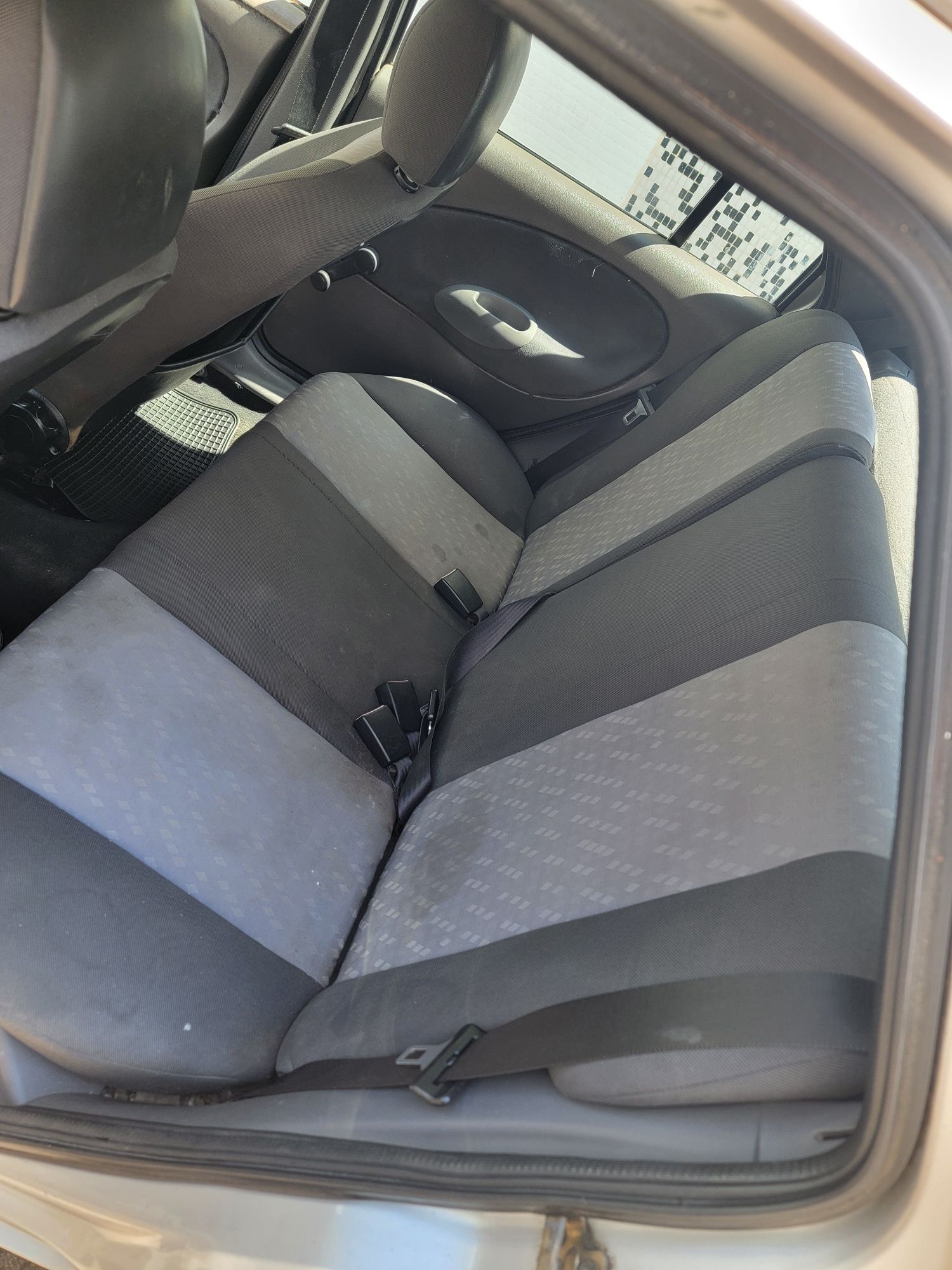 Vendo Ford Fiesta 2000