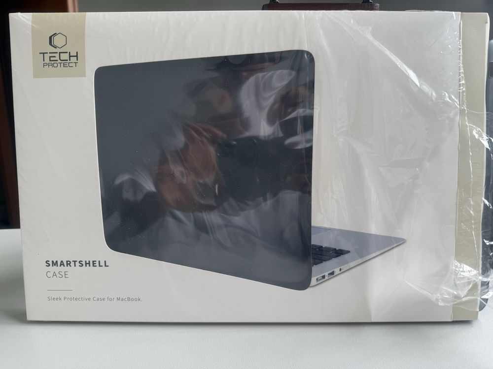 Etui (case) do macbook air 13 m2. A2681