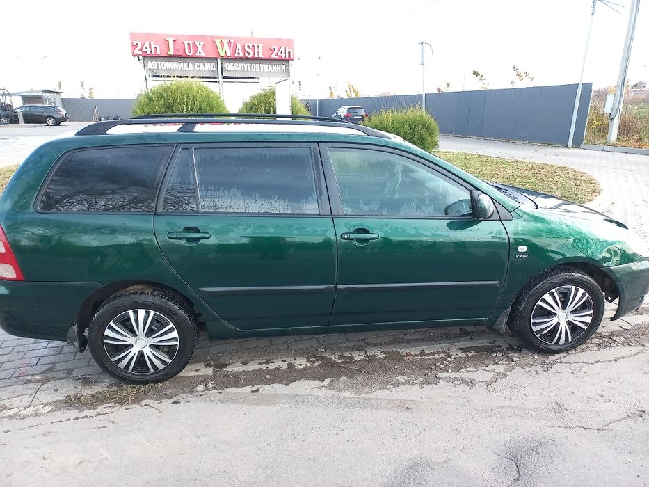 Тойота корола 2003 року