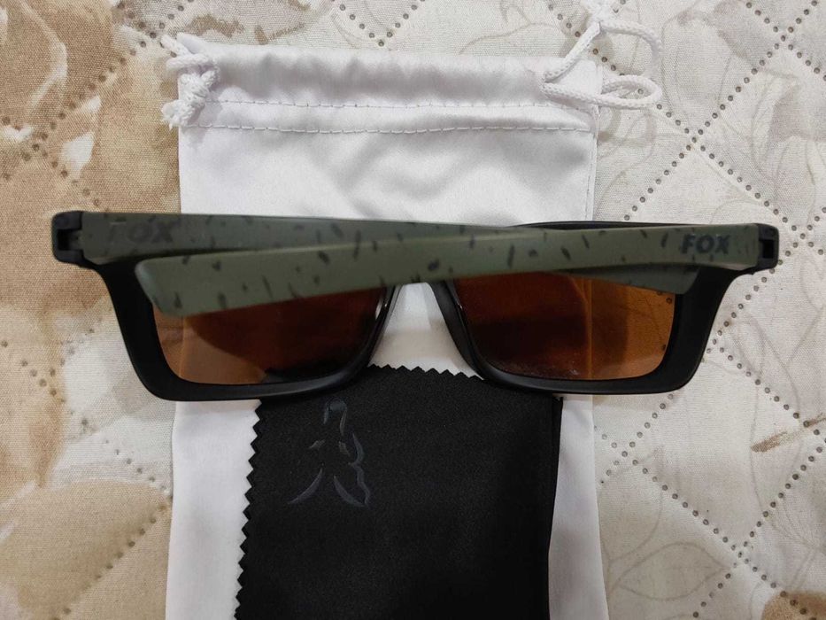 Óculos de sol novos da Fox.