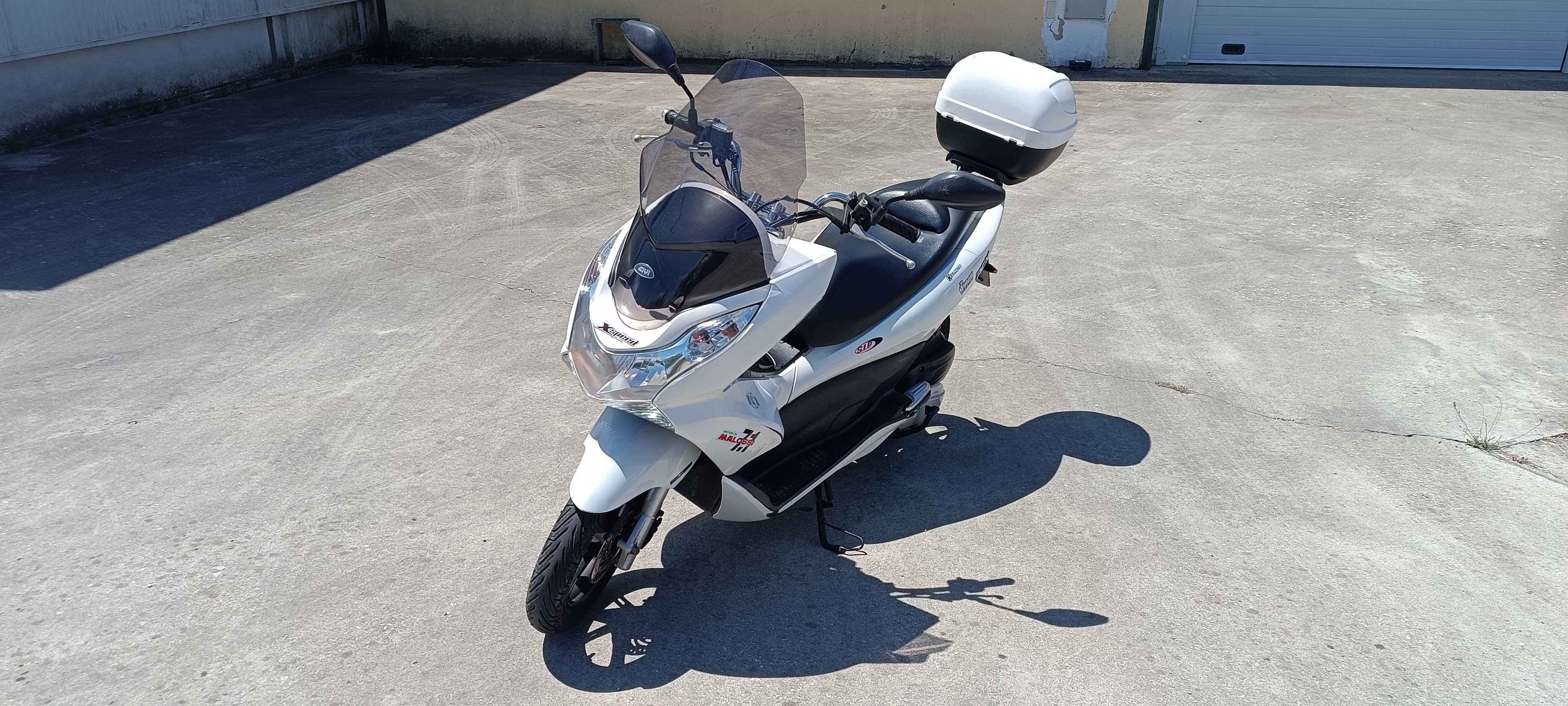 Honda PCX 125 muito econômico