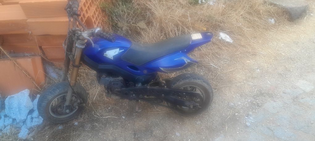 Mini moto ideal para crianças pequenas