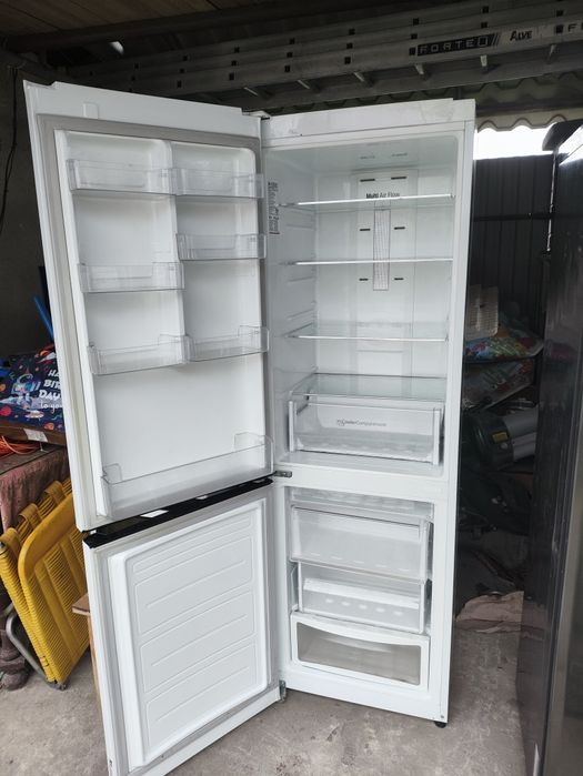 Холодильник LG, загальний об’єм 223