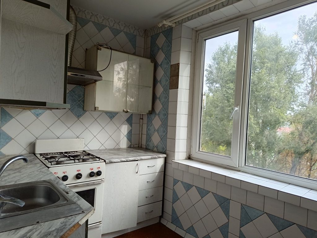 Продам 2 комнатную квартиру в центре Чугуева