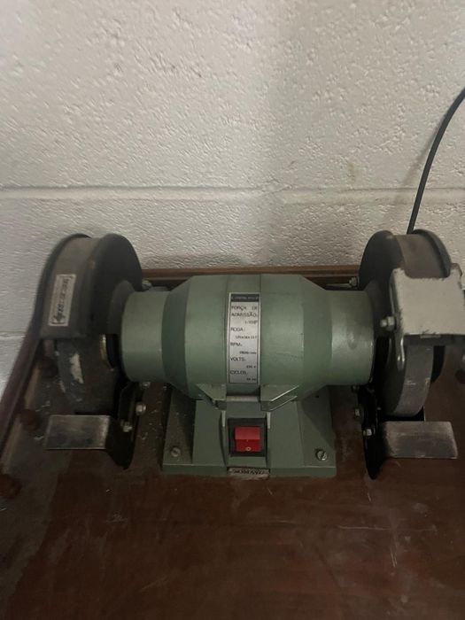 Vendo esmoril como novo