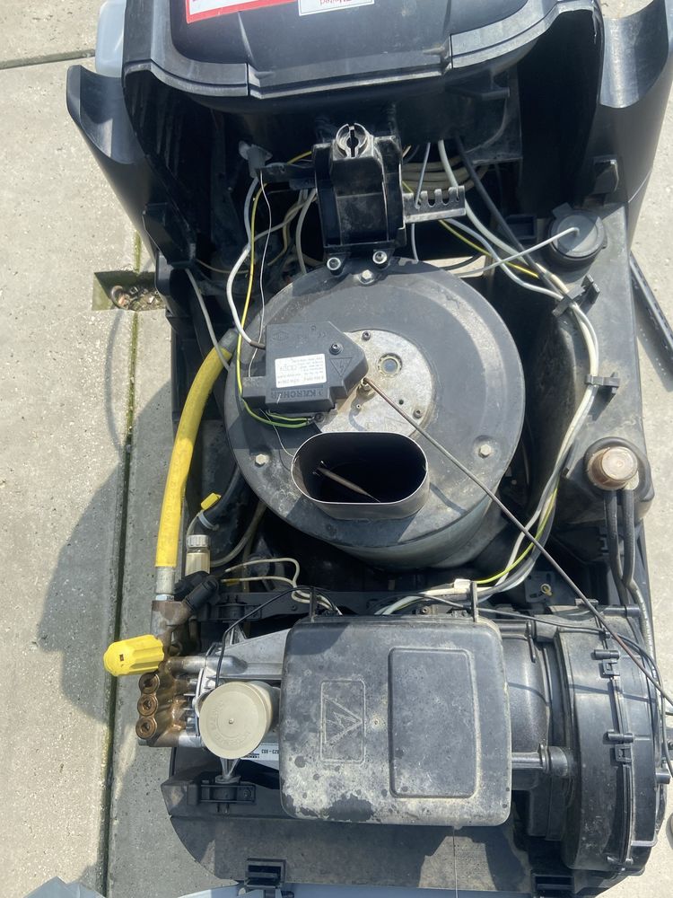 Myjka gorącowodna KARCHER HDS 7/12-4M