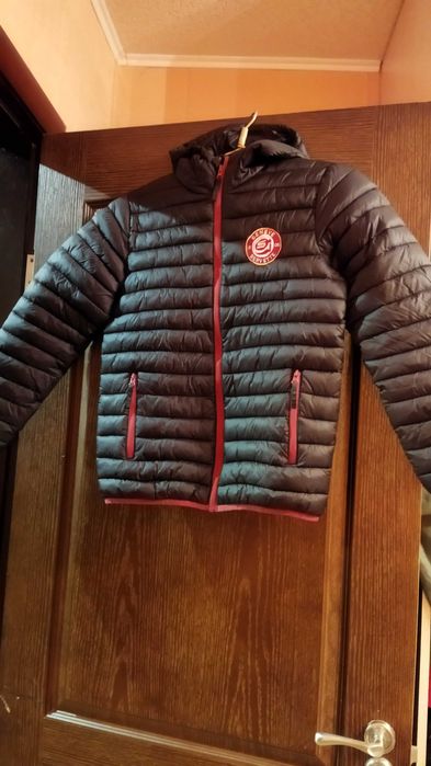 Куртка чорна нейлон