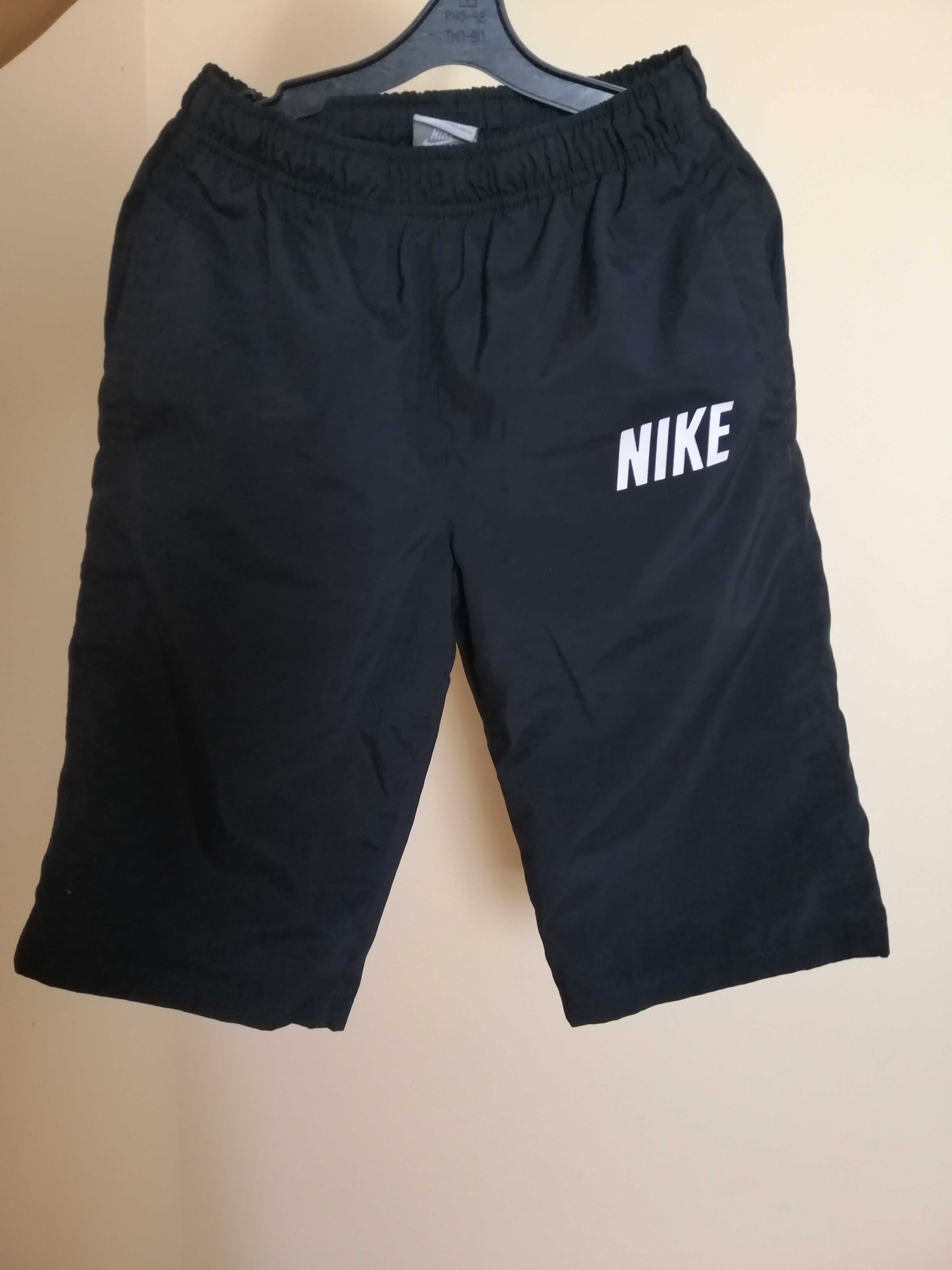 Сірі спорт штани, шорти Nike