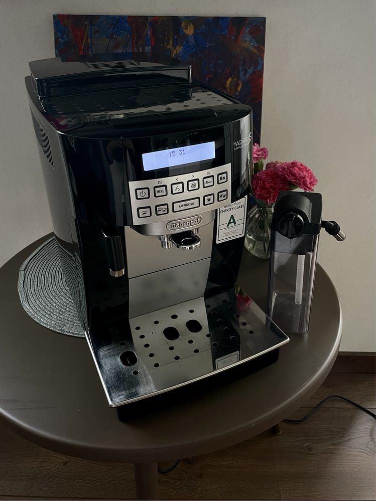 Кавомашина Delonghi Magnifica cappuccino 22.360 S