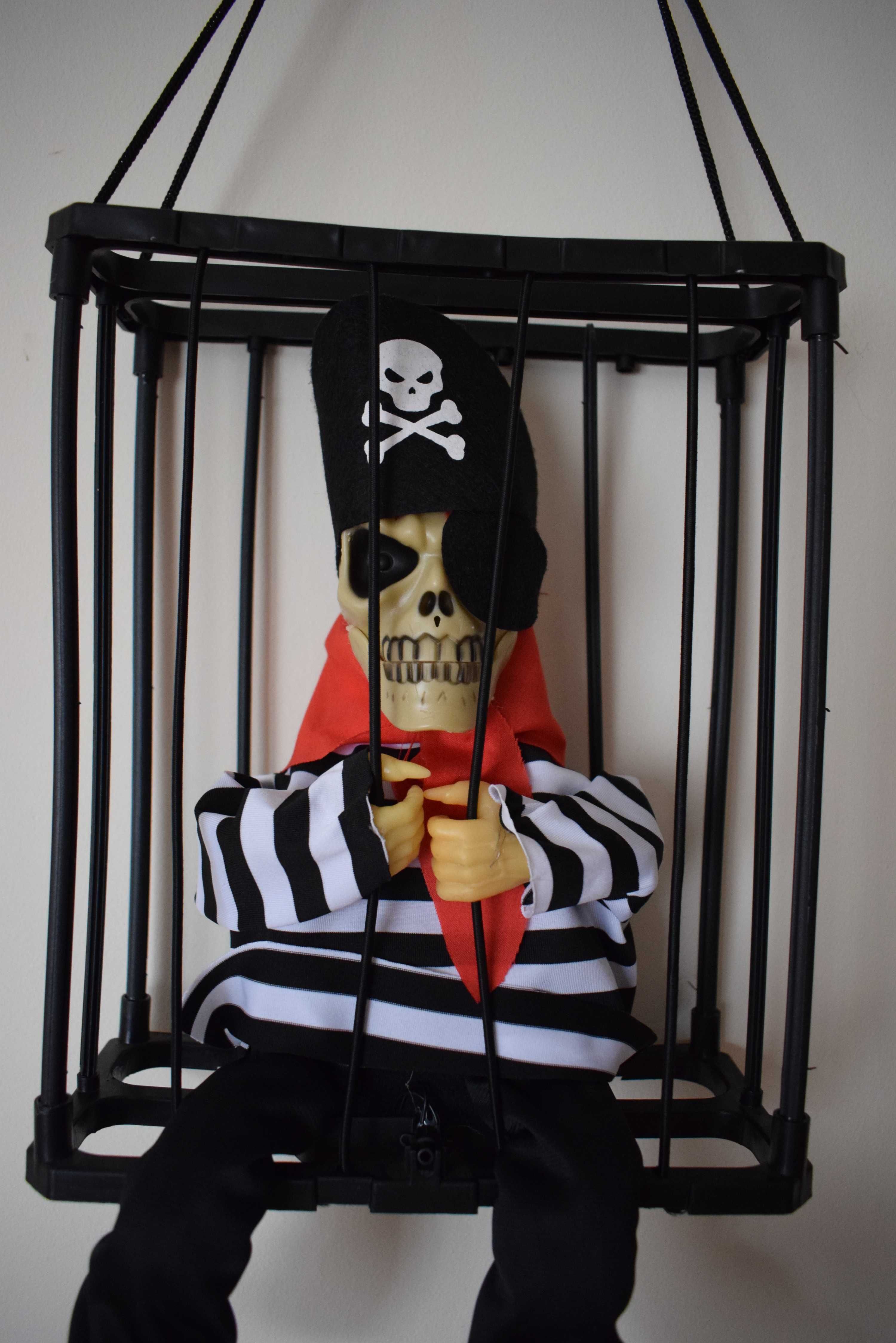 Więzień duch w klatce - dekoracja na Halloween