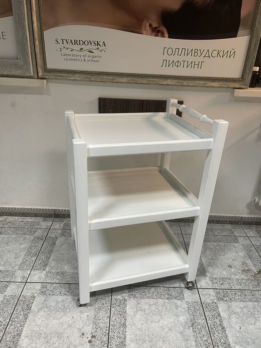 Кушетка + стелаж + таця на колесах