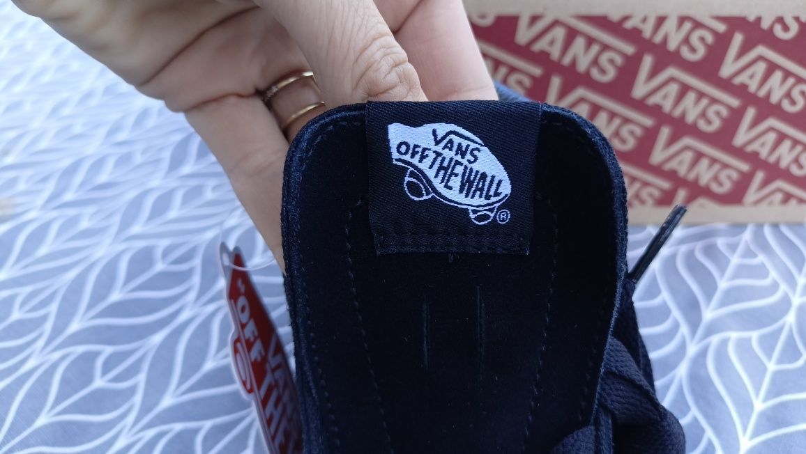 Czarne wysokie tenisówki dziecięce Vans nowe rozm. 30