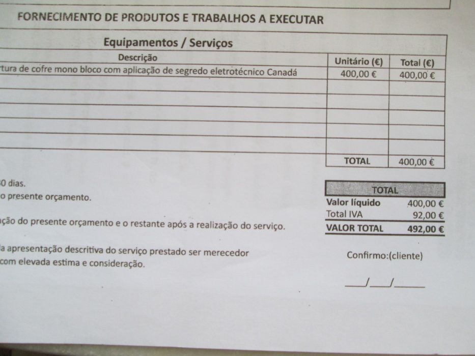 Cofre monobloco com sistema de segredo eletrónico,como novo.