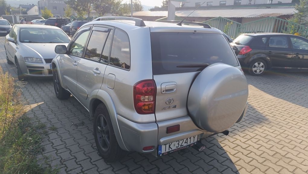 Doposażona Toyota RAV4 II 2.0 D4D