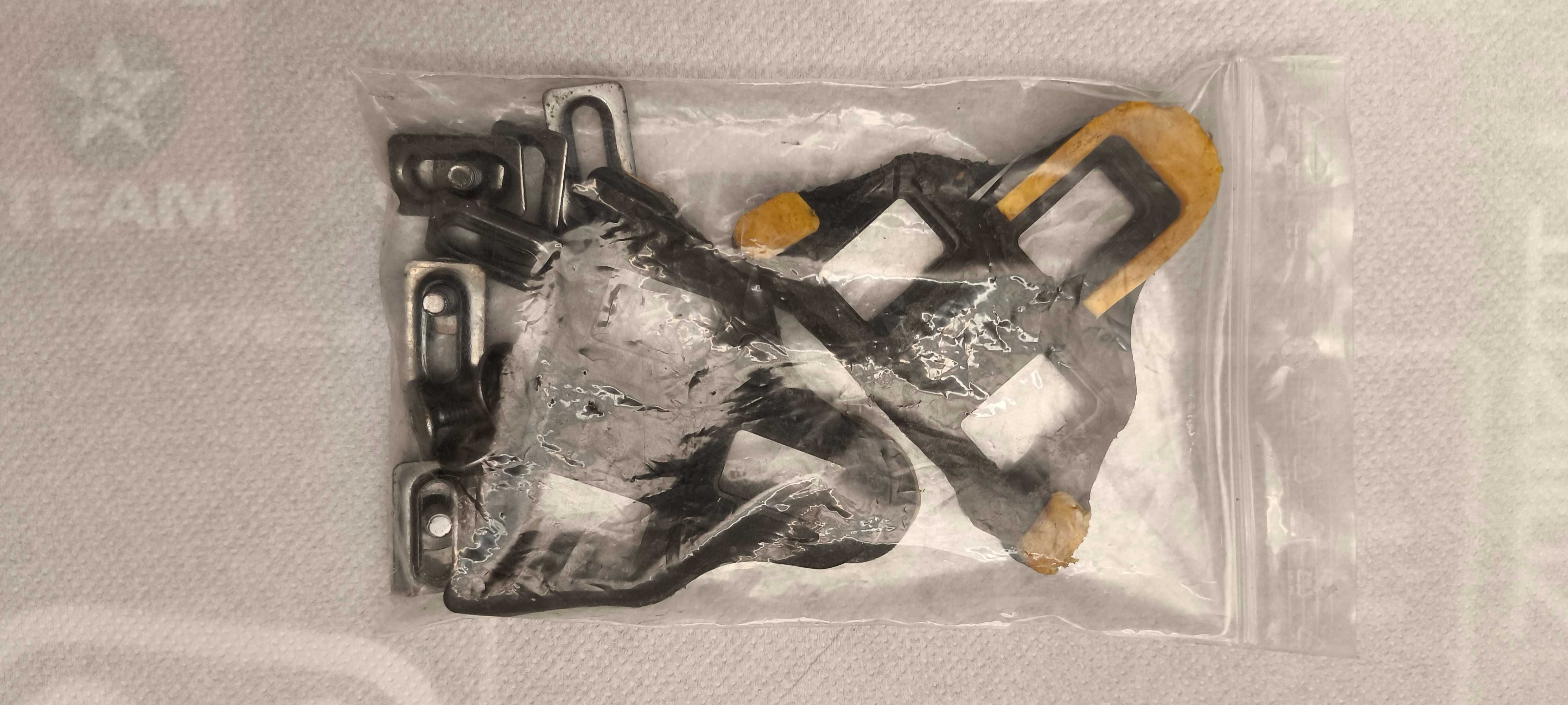 Pedais carbono Shimano 105