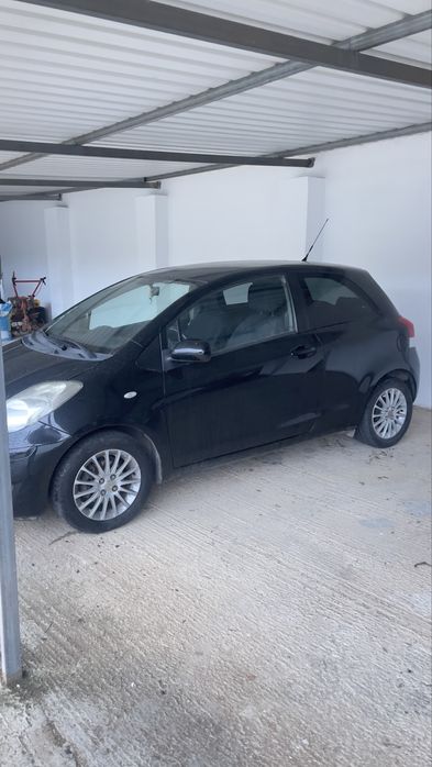 Toyota yaris 2009 com 180000 km
