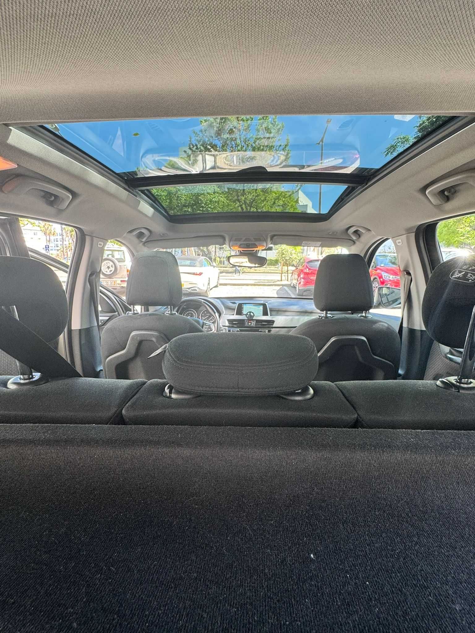 BMW X1 16d SDrive com Teto Panoramico