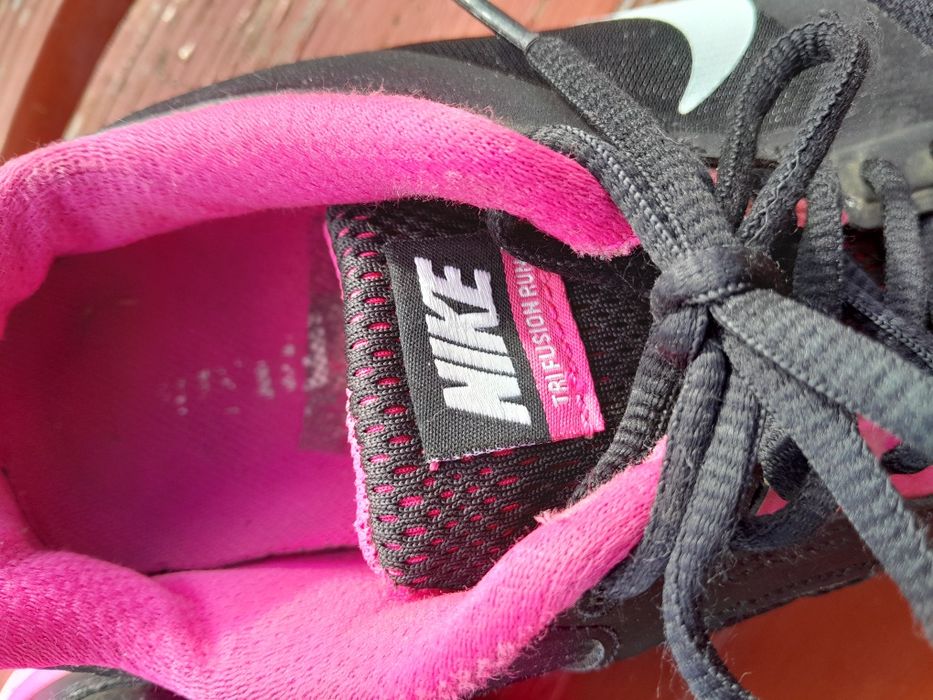 Czarno różowe buty Nike trofushion Run 37.5