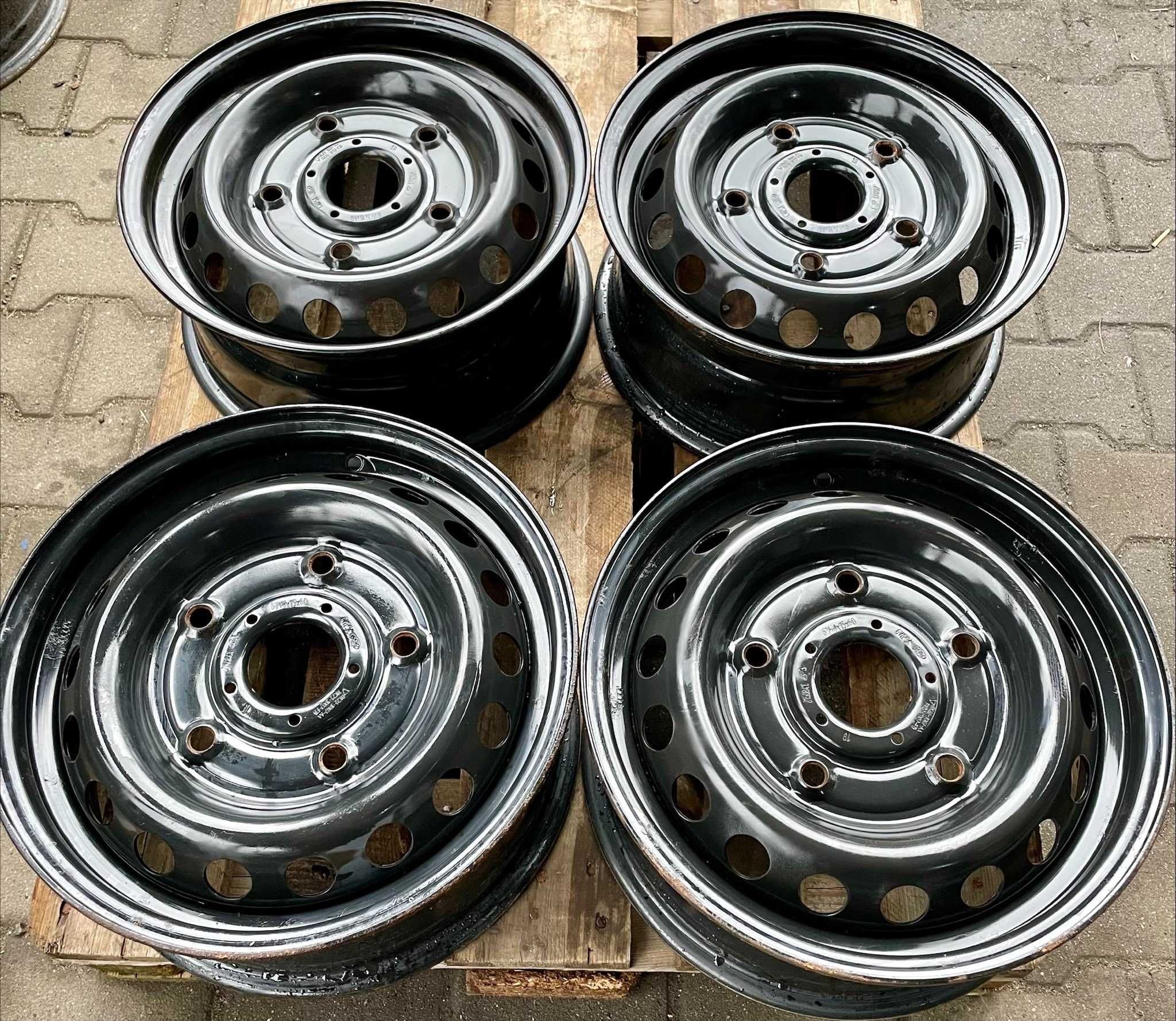 4x Felga Stal Ford CWP5A 6.5x15 ET60 65.1 5x160 / 4083