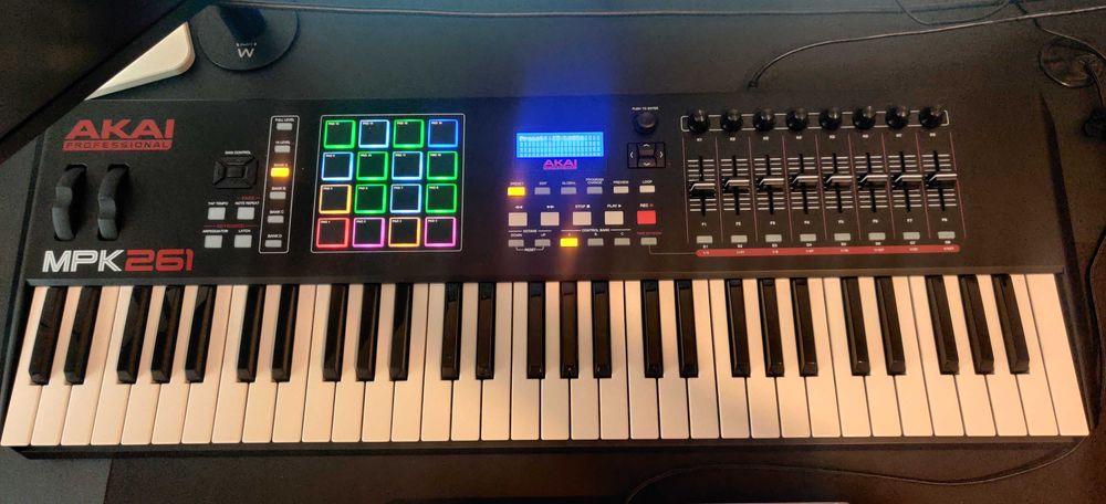 Teclado akai mpk 261