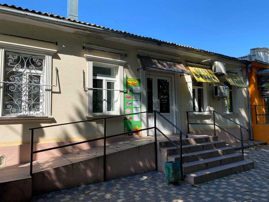 Центр Декабристів торгове приміщення 70 кв.м. прохідняк ремонт