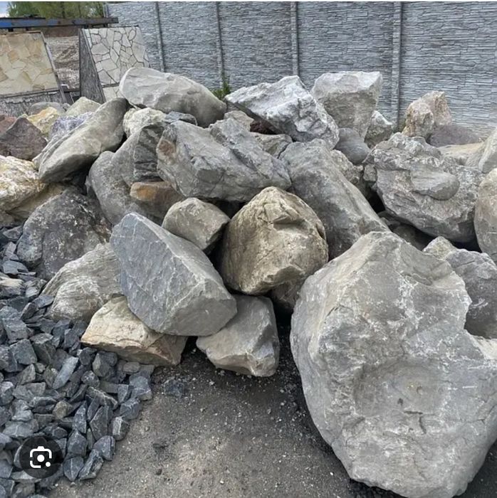 Карпатській камінь валун (бут)