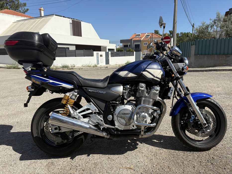 Yamaha XJR 1300 SP + Top Case Givi + Bagster
