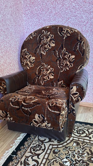 Продам крісла 2 шт