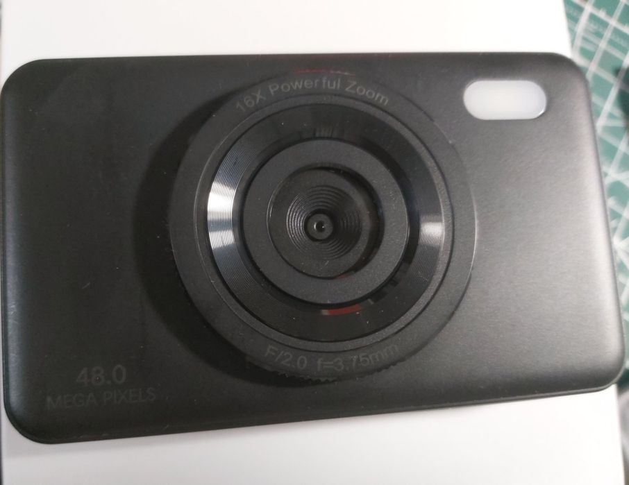 Цифровий фотоапарат benjie